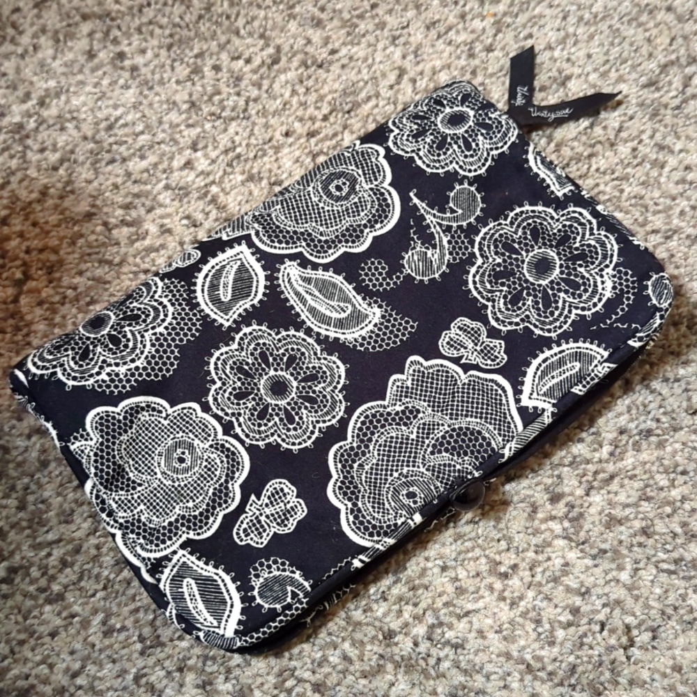 Thirty One Jewelry Organizer Travel Bag Black Lace Floral Bifold 2 Pockets Zip